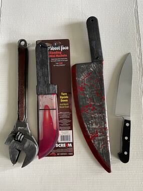 LOT OF KNIFES WEAPONS WRENCH HORROR HALLOWEEN HAUNTED HOUSE PROP DECORATION